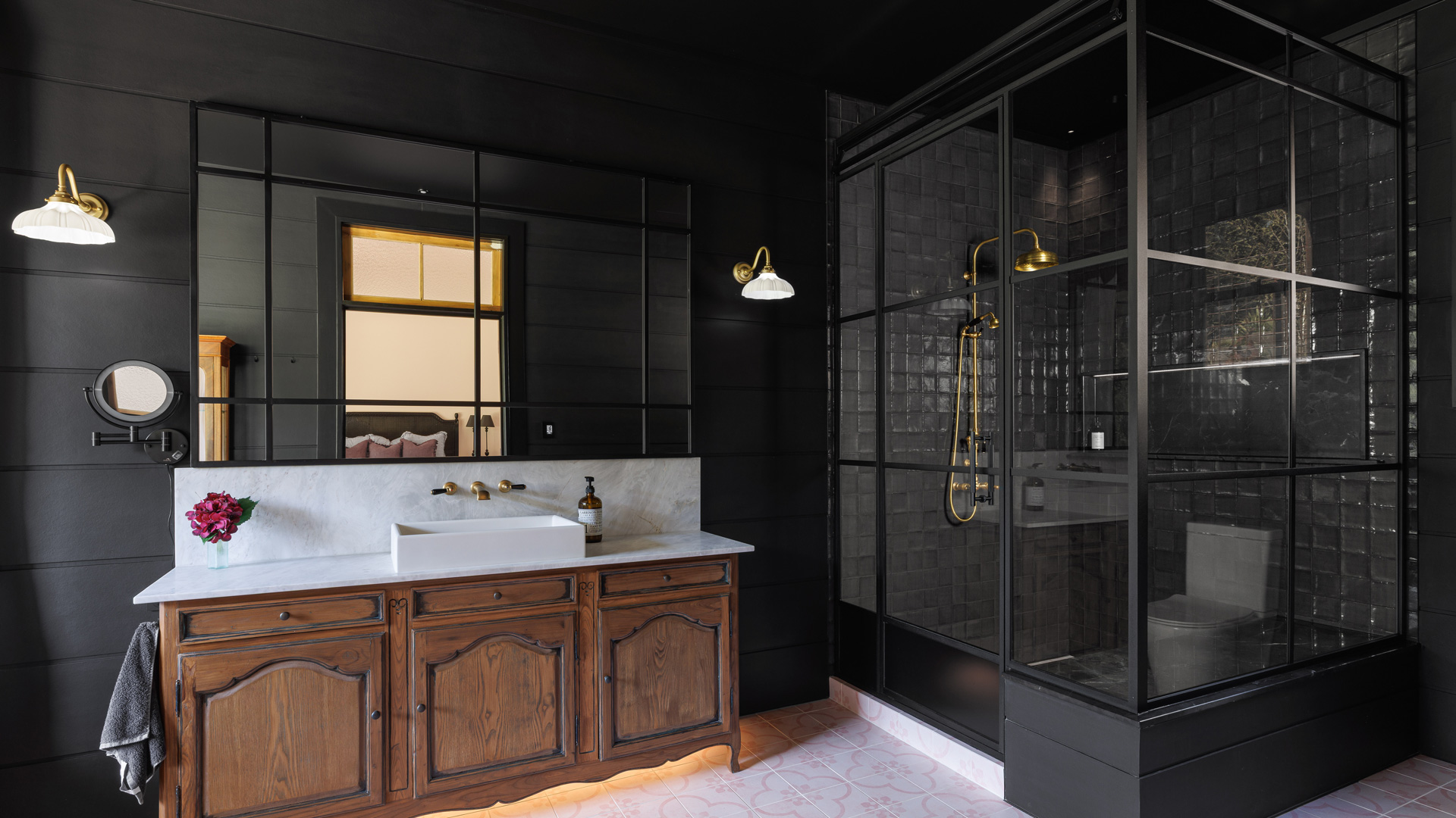 exclusive New South Wales home with designer shower screen by Pivotech